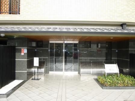 Entrance. Local (12 May 2013) Shooting