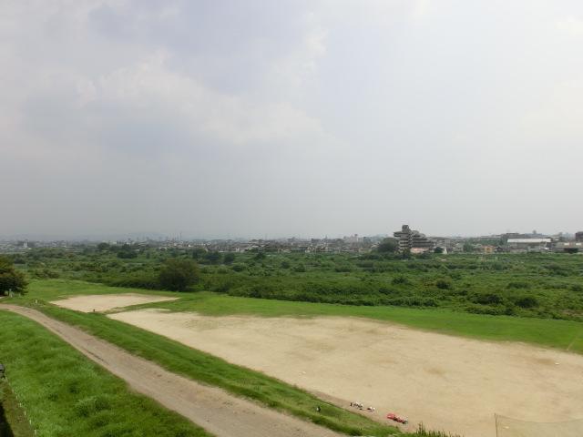 View photos from the dwelling unit. View from the site (August 2013) Shooting