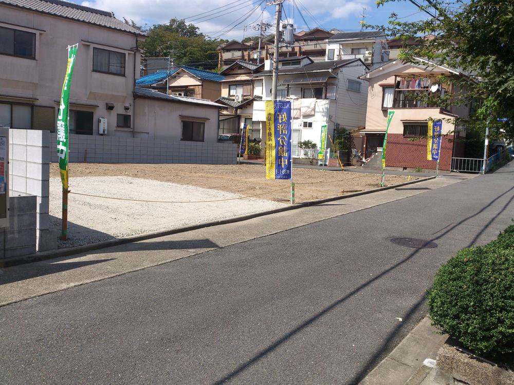 Local appearance photo. Local (11 May 2013) Shooting