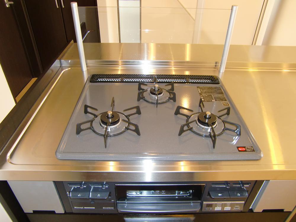 Kitchen. Gas stove Replacement already