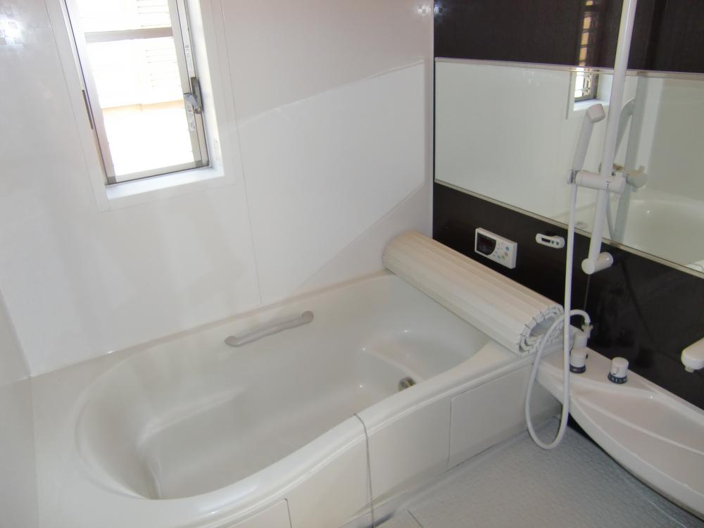 Bathroom. Bathroom with ventilation drying heating It is a bathroom, such as the new construction of the unused!