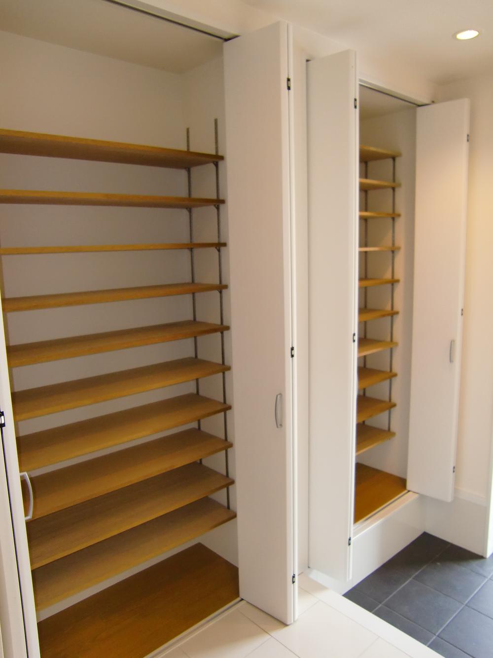 Entrance. Shoes with a box of large capacity