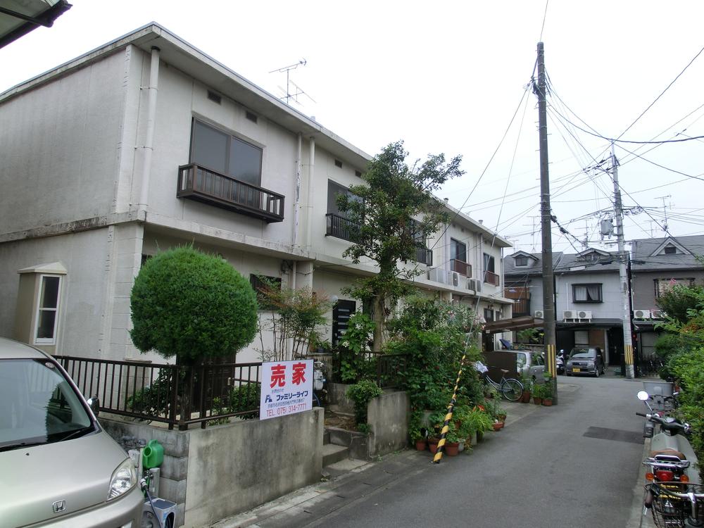 Local photos, including front road. Local (10 May 2013) Shooting