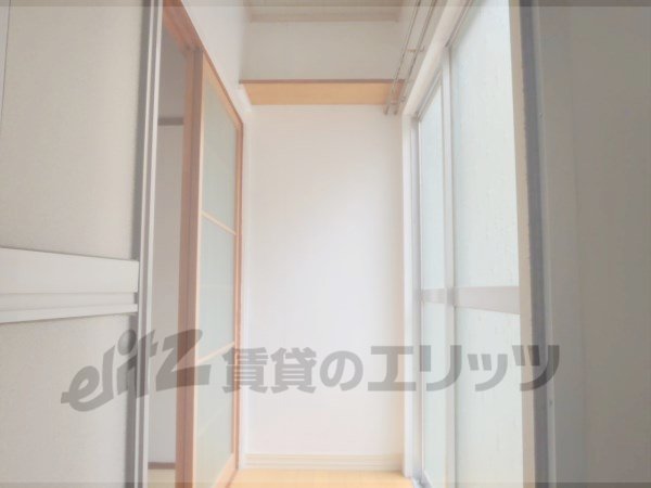 Other room space. The corridor from the Japanese-style room to the lavatory