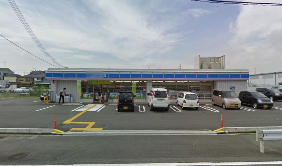 Convenience store. 423m to Lawson  