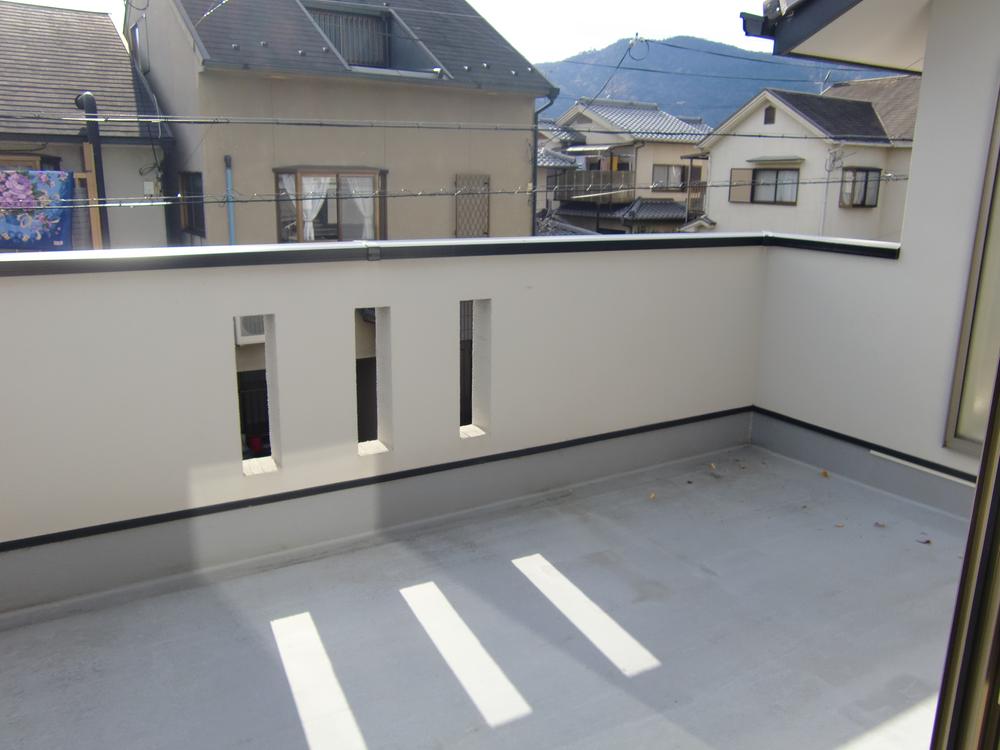 Balcony. About 7.5 Pledge of Sky balcony This is also a breeze to hang out only bedding if space is