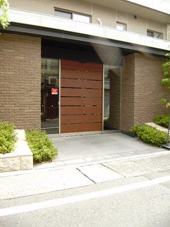 Entrance. Common areas