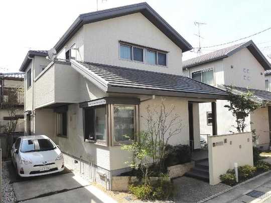 Local appearance photo. The building is the appearance. (Car is out of sale)