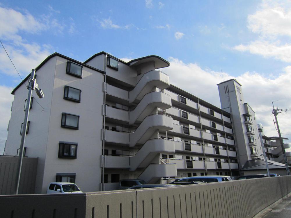 Local appearance photo. Local (12 May 2013) Shooting