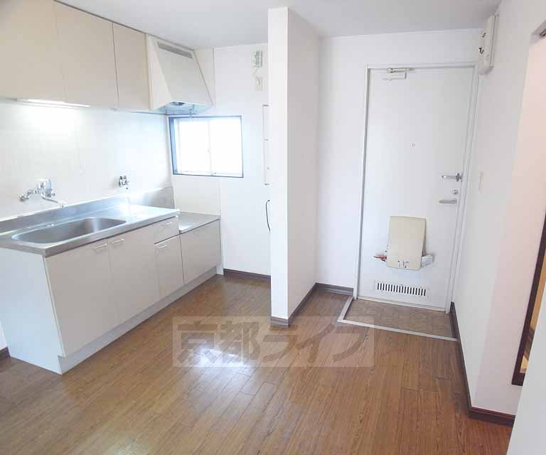 Living and room. Also put a shoe box in the foyer.