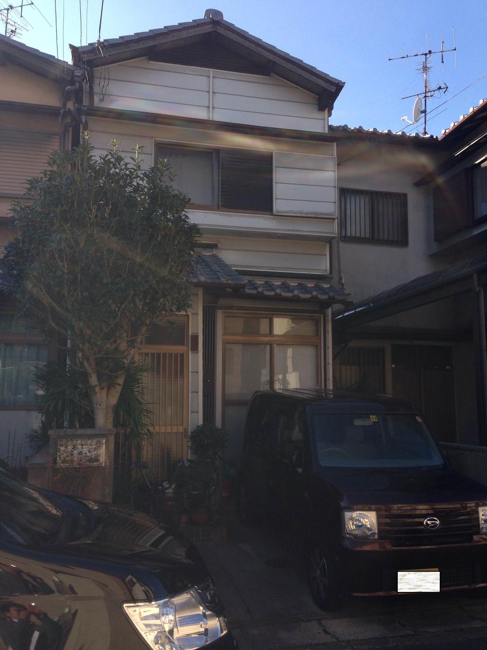 Local appearance photo