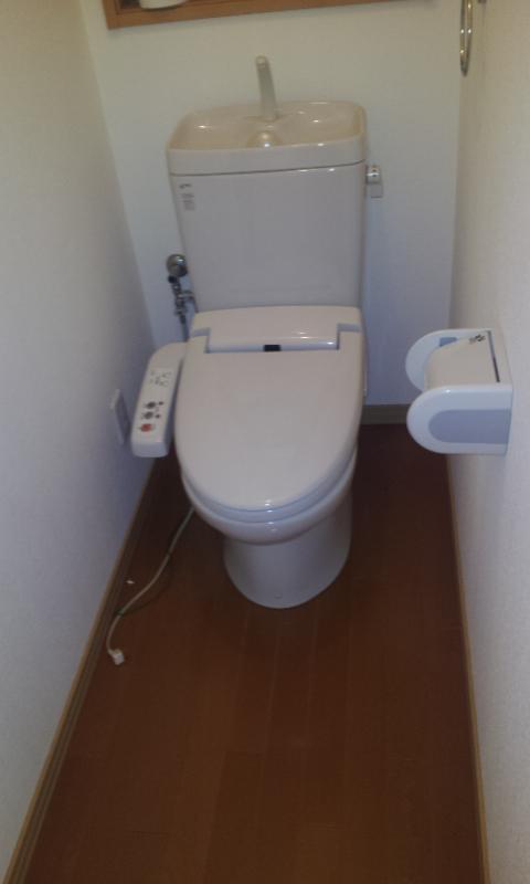 Toilet. Toilet it's pretty wide (* ^ _ ^ *)