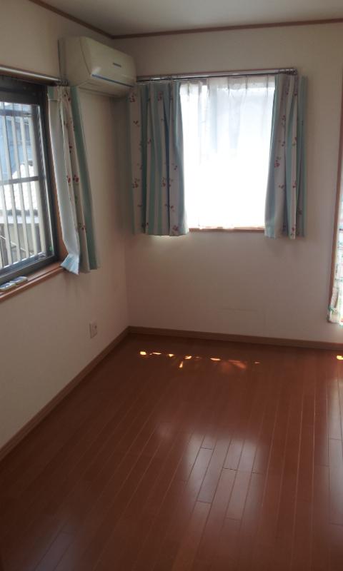 Non-living room. Other rooms living is your also very polite and clean.