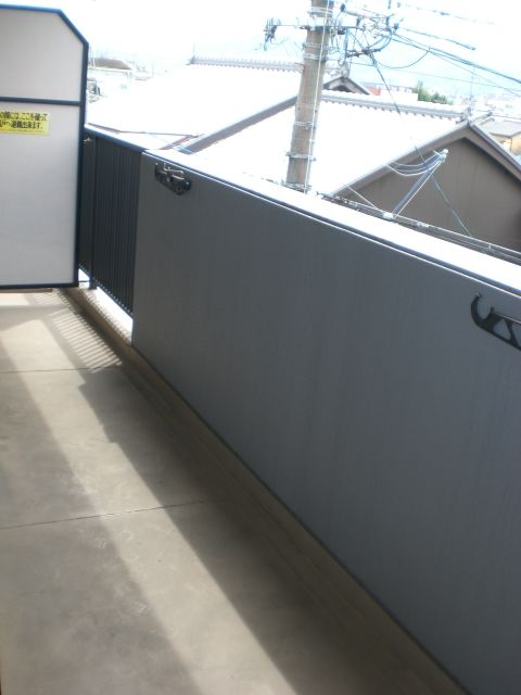 Balcony. Looking for room to house network Sakyo shop!