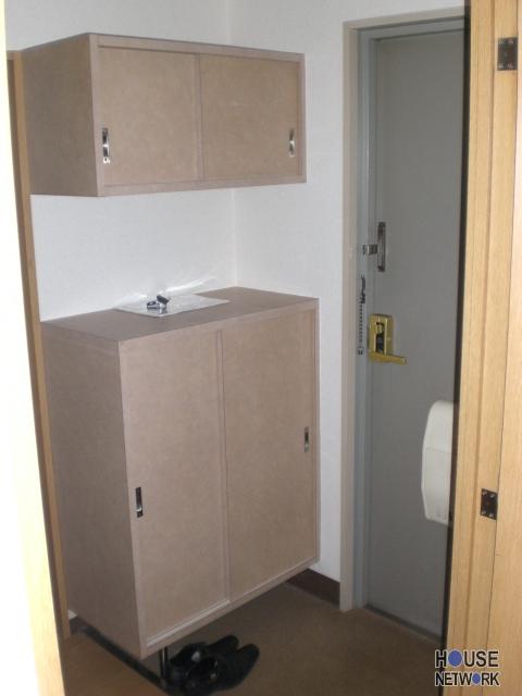 Entrance. Questions about property, Contact do not hesitate!