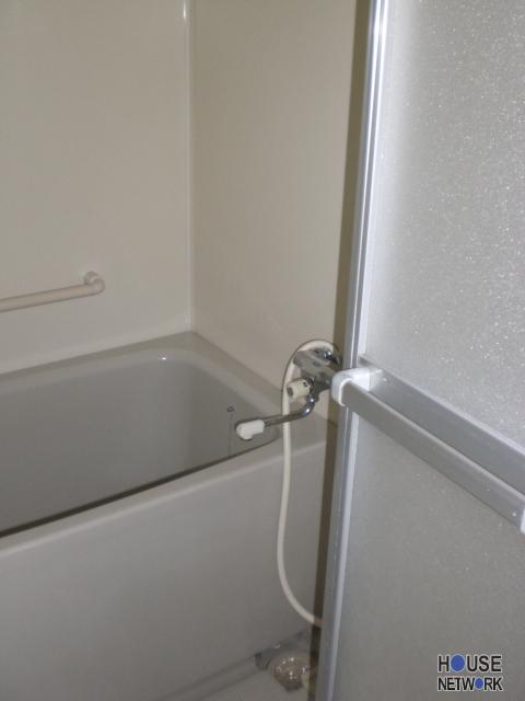 Bath. Looking for room to house network Sakyo shop!