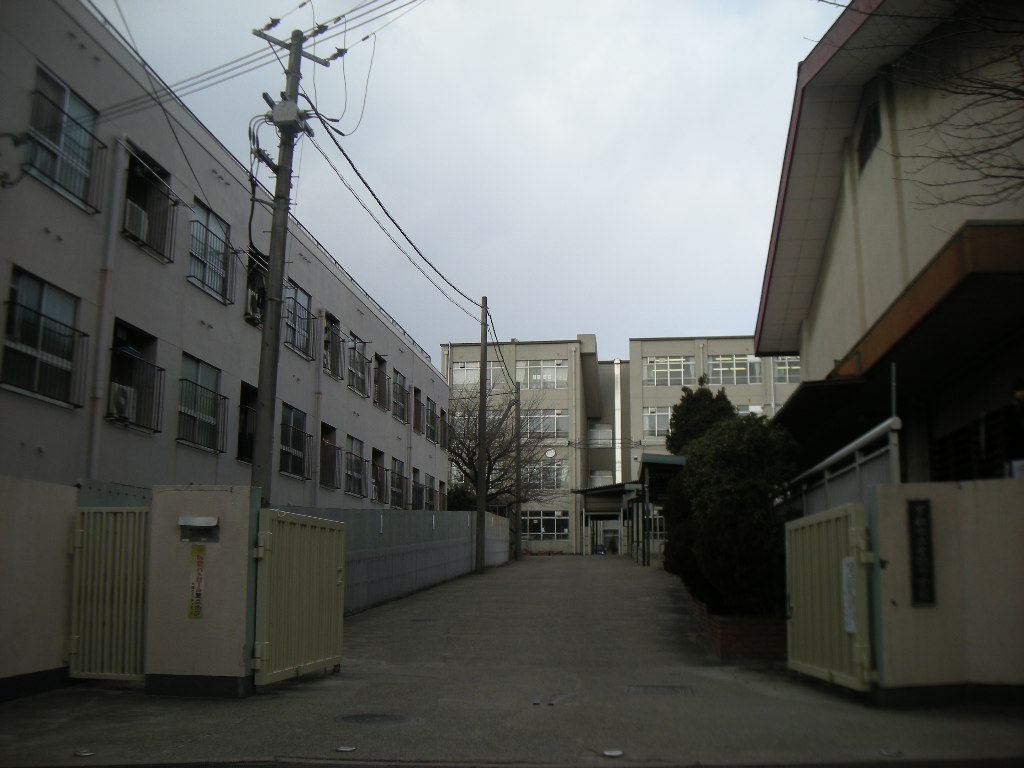 Junior high school. 3222m to Kyoto Municipal Otowa junior high school (junior high school)