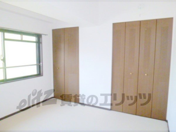 Living and room. 6.3 Pledge of Western-style