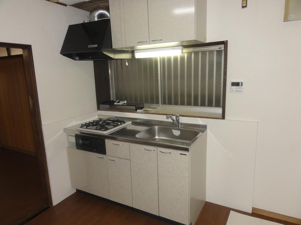 Kitchen. Indoor (12 May 2013) Shooting