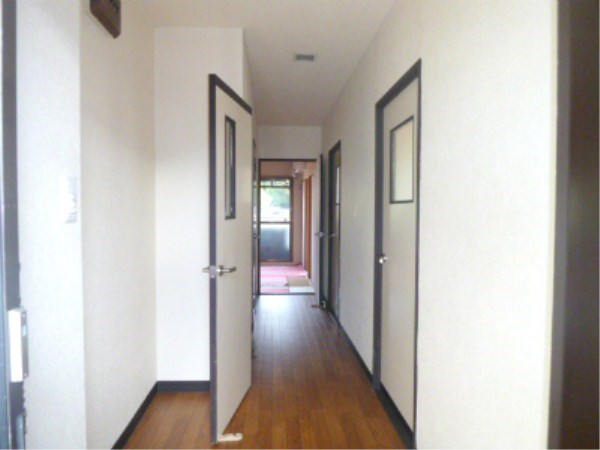 Other room space. Corridor