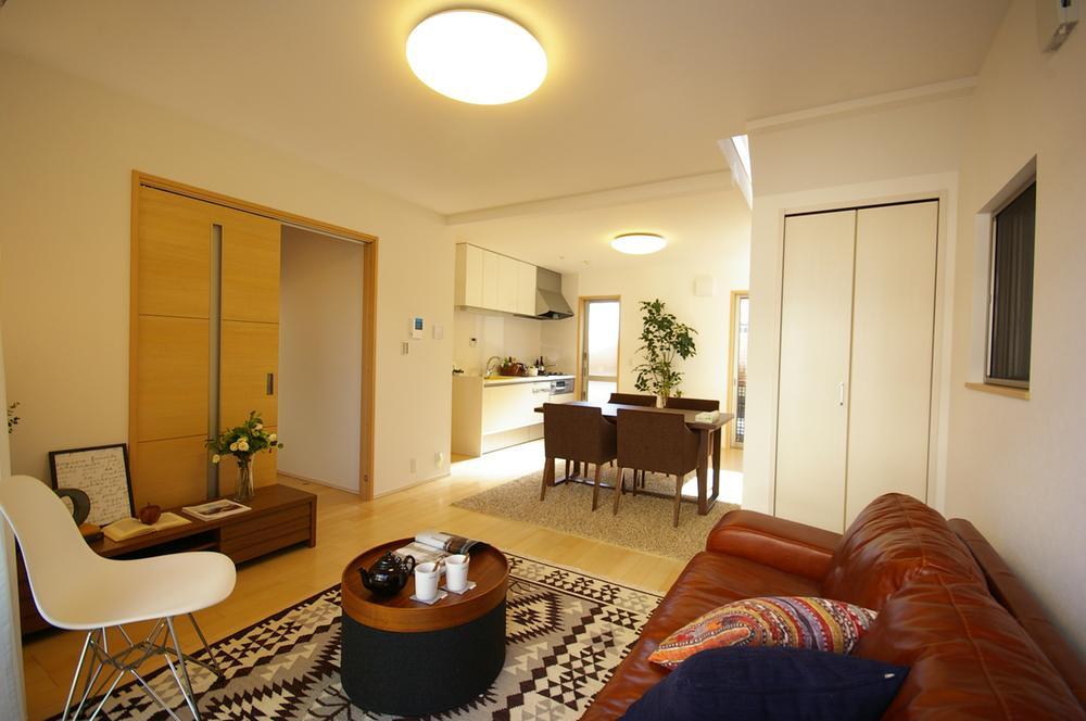 Living. Cozy LDK model house furnished condominium start