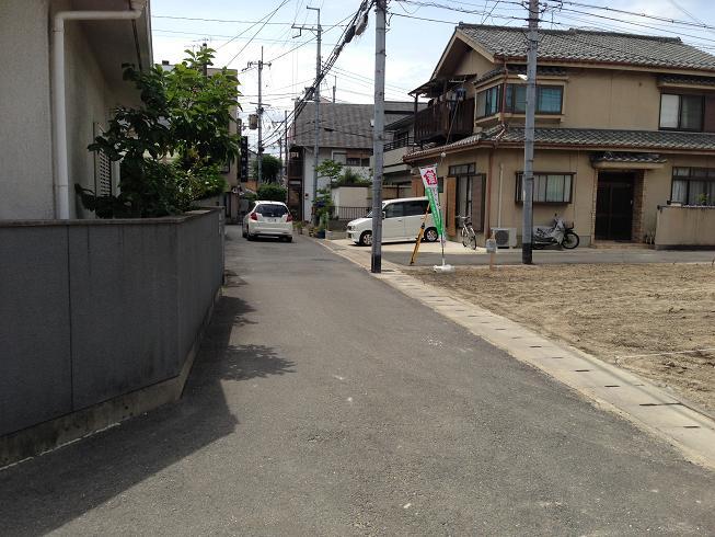 Local photos, including front road. Local (July 2013) Shooting