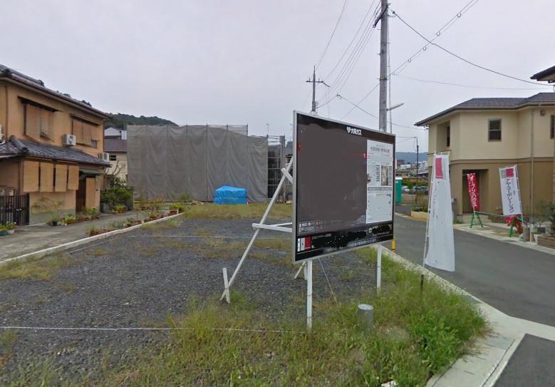 Local photos, including front road. Local Photos