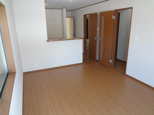 Same specifications photos (Other introspection). living Same type other properties