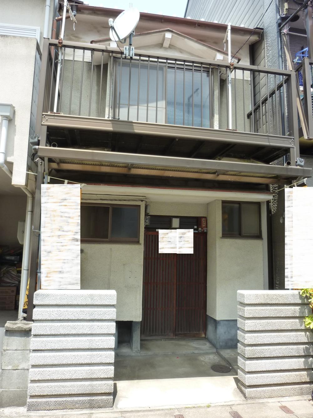 Local appearance photo