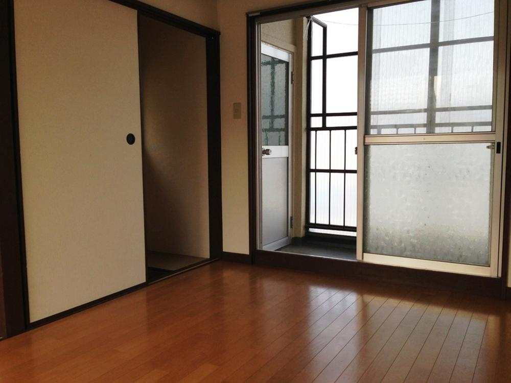 Non-living room. Indoor (11 May 2013) Shooting