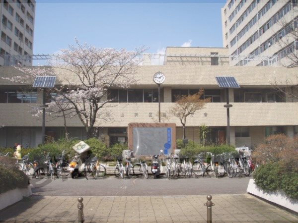 Government office. Yamashina-ku, a comprehensive office building (office) to 200m