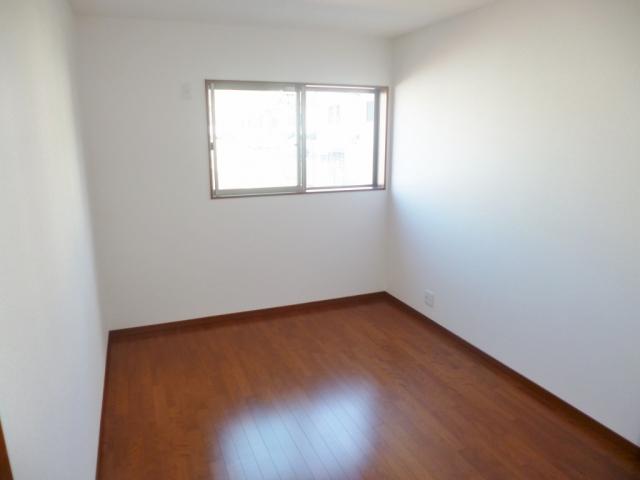 Non-living room. Second floor Western-style 6 Pledge