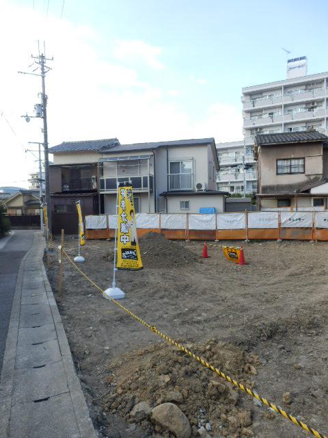 Local photos, including front road. Local (10 May 2013) Shooting