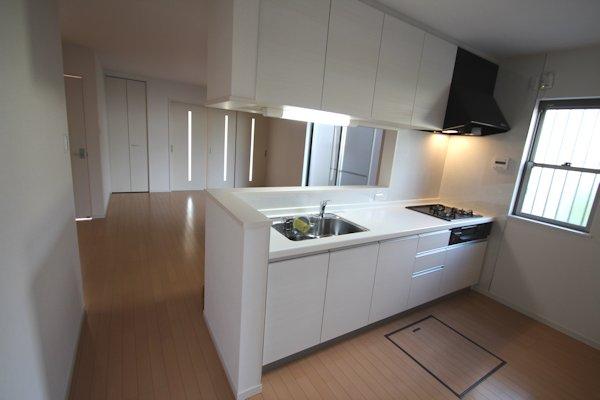 Kitchen.  [No. 2 place] Kitchen (November 2013) Shooting