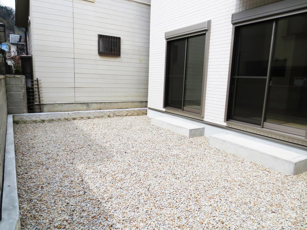 Garden. Backyard is spacious private space. (A No. land)