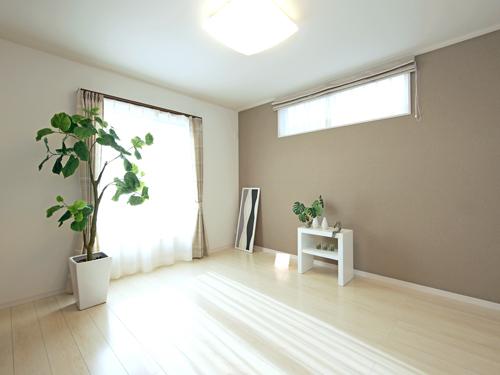 Model house photo. A feeling of opening a private veranda and a walk-in closet is a referee room (No. 2 destination model house)