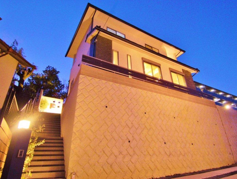 Local photos, including front road. Stately residence in frontage spacious. Wide span compartment design beautiful streets in which the 1 compartment 1 compartment wide frontage a sense of unity has been formed