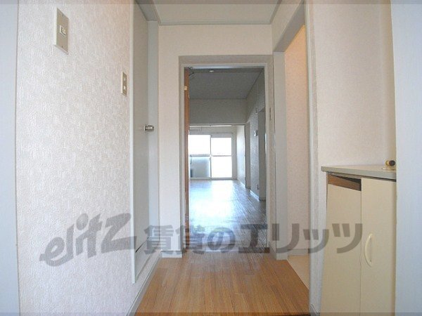 Other room space. Corridor