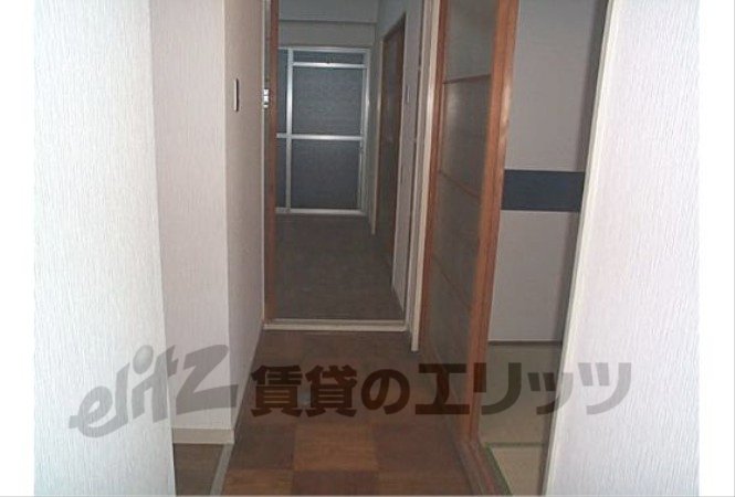 Other room space. Corridor