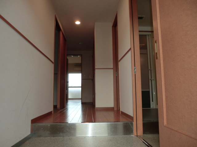 Entrance. The photograph is a separate room.