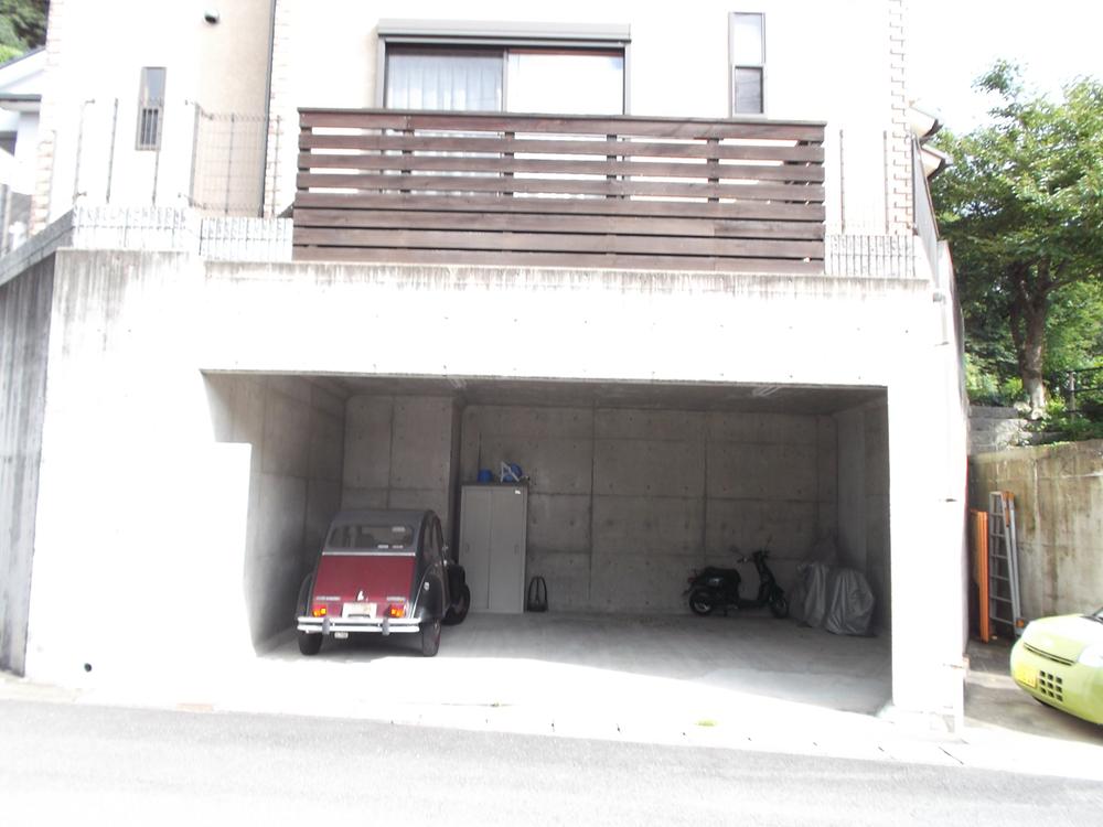 Parking lot. Local (10 May 2013) Shooting