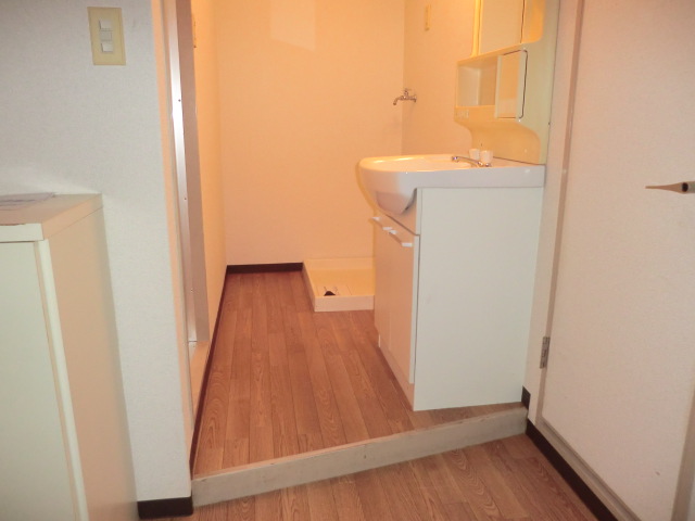 Washroom. Separate image