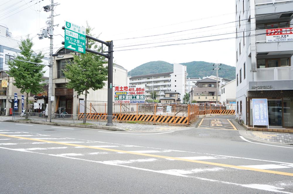 Local photos, including front road. Local (September 2013) Shooting