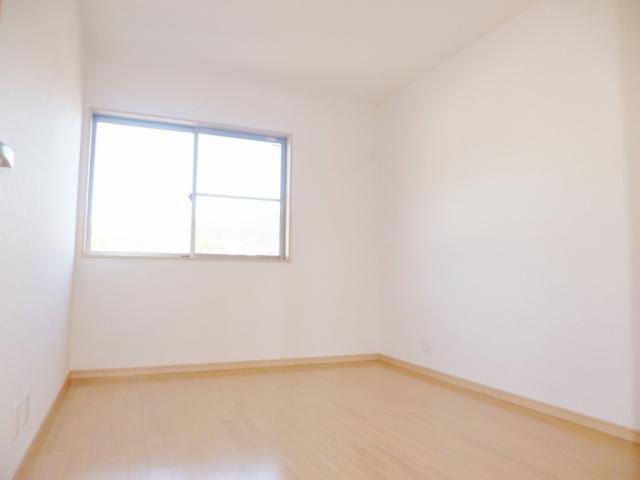 Non-living room. Second floor Western-style north 6 Pledge