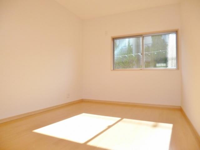 Non-living room. Second floor Western-style south 6 Pledge