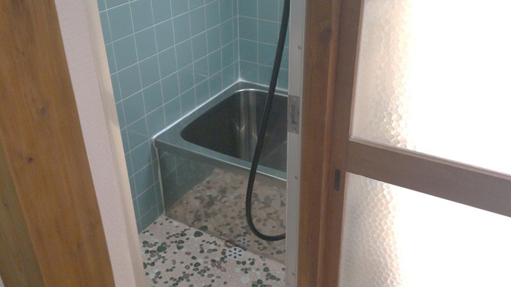 Bathroom. Indoor (June 2013) Shooting