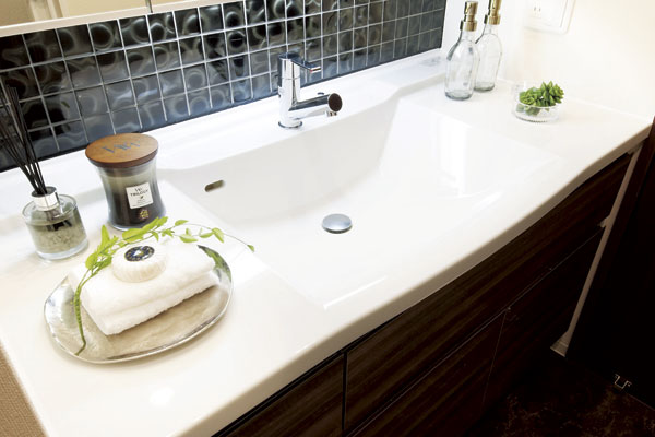 Bathing-wash room.  [Counter-integrated basin bowl] ( ※ )