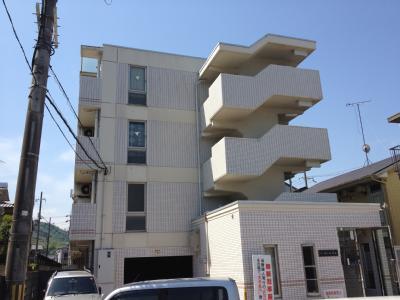 Other. It does not have disturbing buildings next to