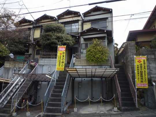Local land photo. Exterior (1) (2 properties that climbing is attached is the object up for sale)