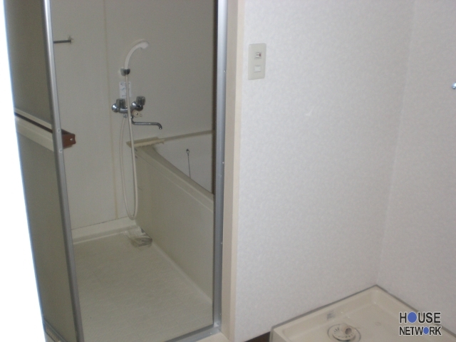 Bath. Contact the toll-free number 0120-89-2877